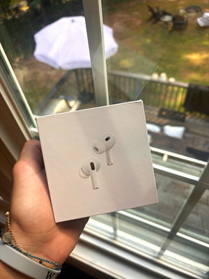 Apple AirPods (3rd Gen) White Wireless Bluetooth In-Ear Earbuds