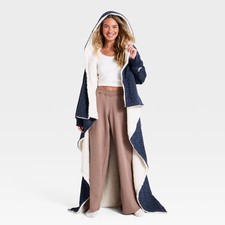Ditsy Floral Hooded Throw Blanket Navy Blue - The Hollister