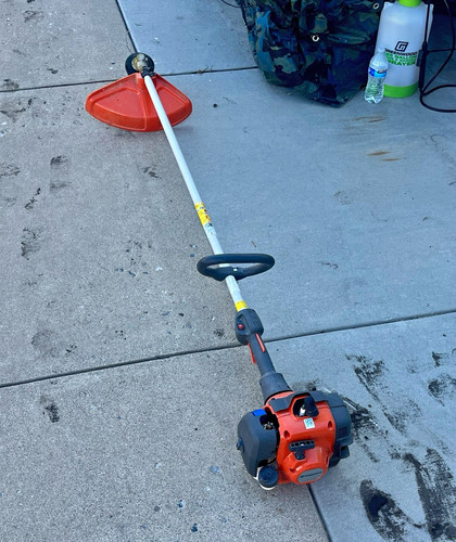 Husqvarna 122L Gasoline 2-Stroke String Trimmer Straight Shaft Orange/Black/Gray