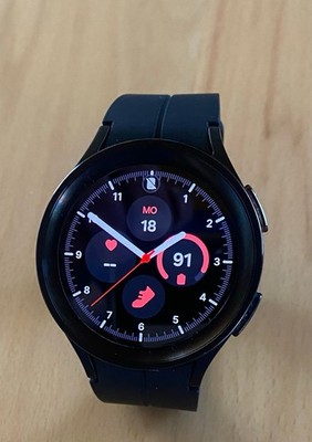 Samsung Galaxy Watch5 Pro 45mm Titangehäuse + 12 Armbänder