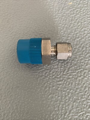 SWAGELOK SS-400-1-8 MALE STRAIGHT CONNECTOR 1/4'' TUBE OD X 1/2'' MALE NPT