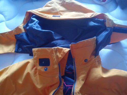 volcom nimbus snowboarding jacket - Picture 5 of 10