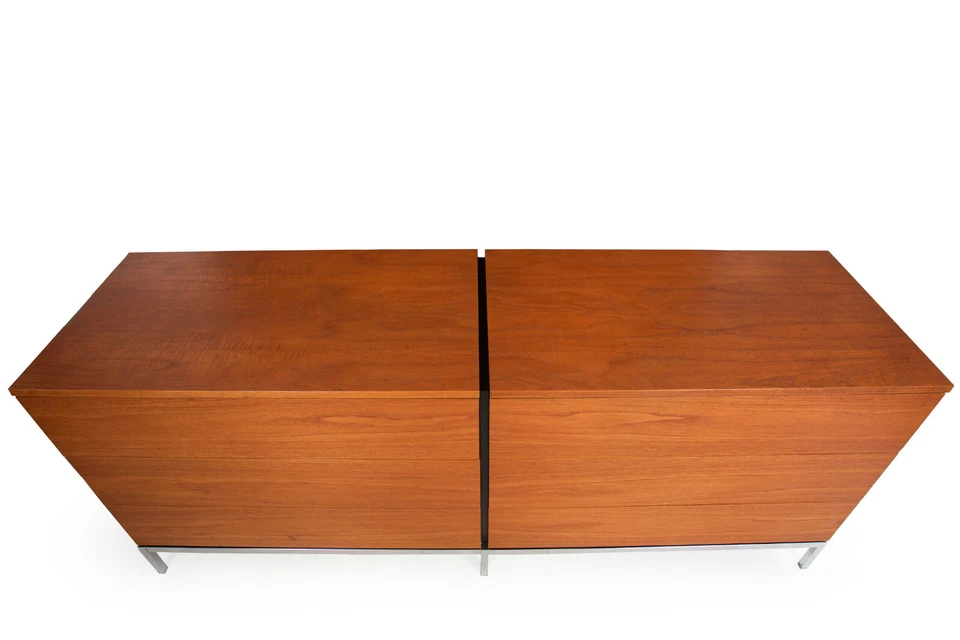 Doble pecho Credenza de Knoll moderno de teca y cromo de mediados de siglo de la década de 1970 Foto 3 de 4