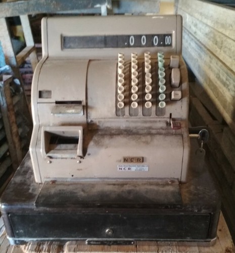 ANTIGUA REGISTRADORA NATIONAL C 86, AÑOS 60 |