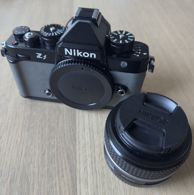 Nikon Z f (Nikon Z) 24,5 MP full frame grey special edition kit with NIKKOR f/2