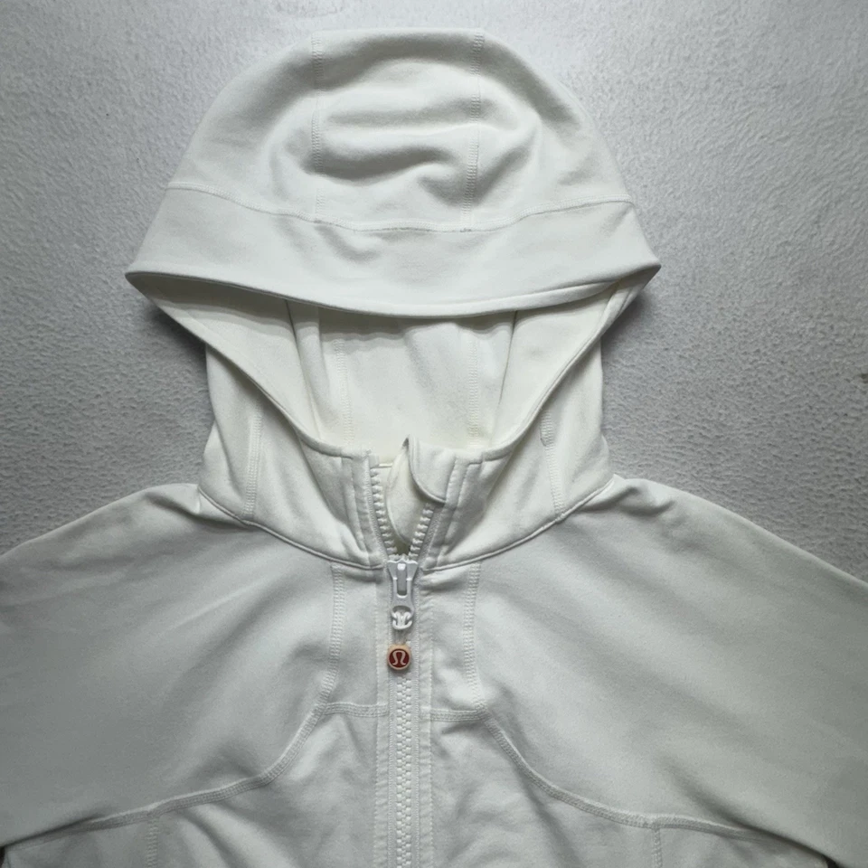 Jaqueta Lululemon Define branca com capuz com zíper tamanho 6 logotipo na manga mistura de náilon - Imagem 2 de 4