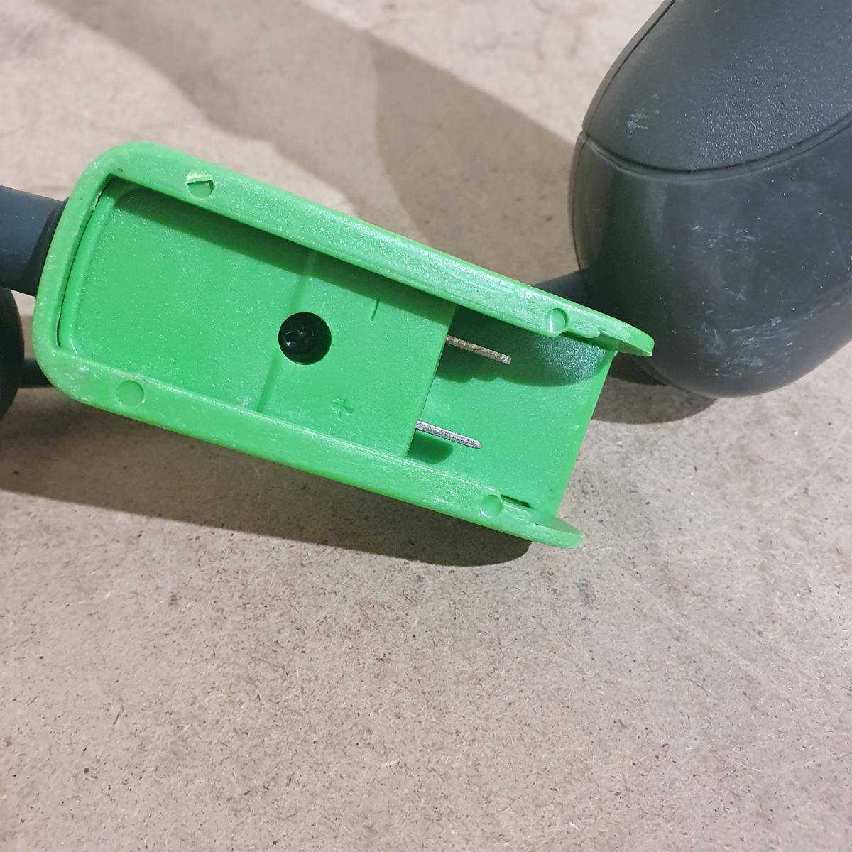 GTech HT01 Green 12V 90W 1500RPM Cordless Telescopic Hedge Trimmer For Parts eBay