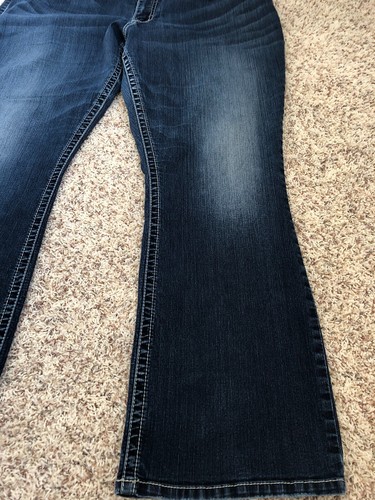 Women’s Boot Cut SILVER Brand Size 24/ 31 TUESDAY Jeans Low Rise Med Wash - Picture 8 of 12