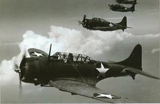 WW II - USA -Photo --  Formation of SBD Dauntless 