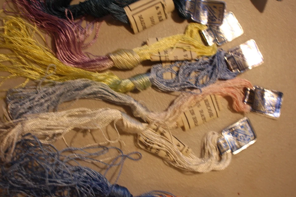 Varicor Luinha Variegated Embroidery Thread yarn 9 Skeins 15 meters ech vintage - Image 3 of 4