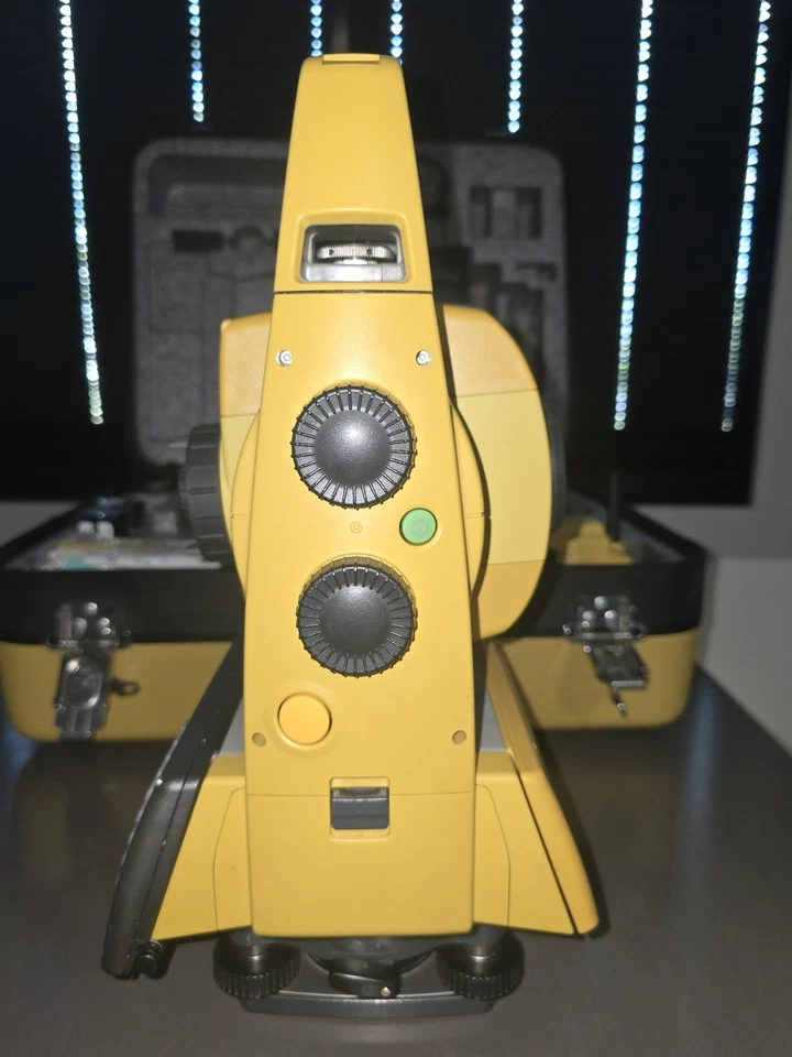 Topcon PS103A Robotic Total Station Callibrated New Batteries Great Condition  - Image 3 of 4