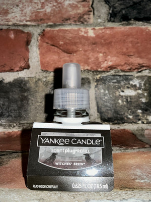 Yankee Candle Witches' Brew ScentPlug Oil Diffuser Refill Woody Patchouli Clove