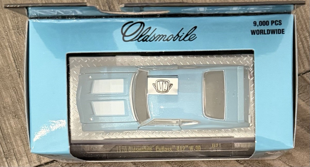 M2 Machines Cube 1970 Oldsmobile Cutlass 442 W-30 R91 25-34 | eBay
