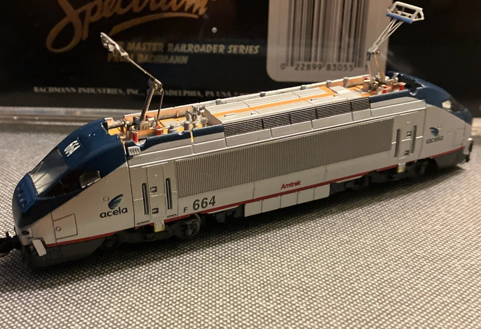 Bachman Spectrum #83055 AMTRAK HHP-8 Locomotive (DCC) #664 - Image 4 of 4