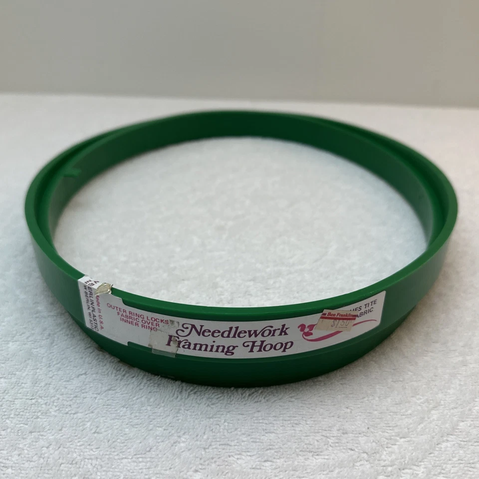 Marco bordado aro marco de costura ovalado VERDE hecho en EE. UU. 13 X 10 pulgadas Foto 2 de 4