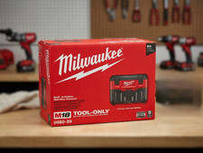 Imagen de NEW IN BOX Milwaukee 0880-20 Cordless Vacuum M18 2 Gal Wet/Dry HEPA 18 Volt Vac