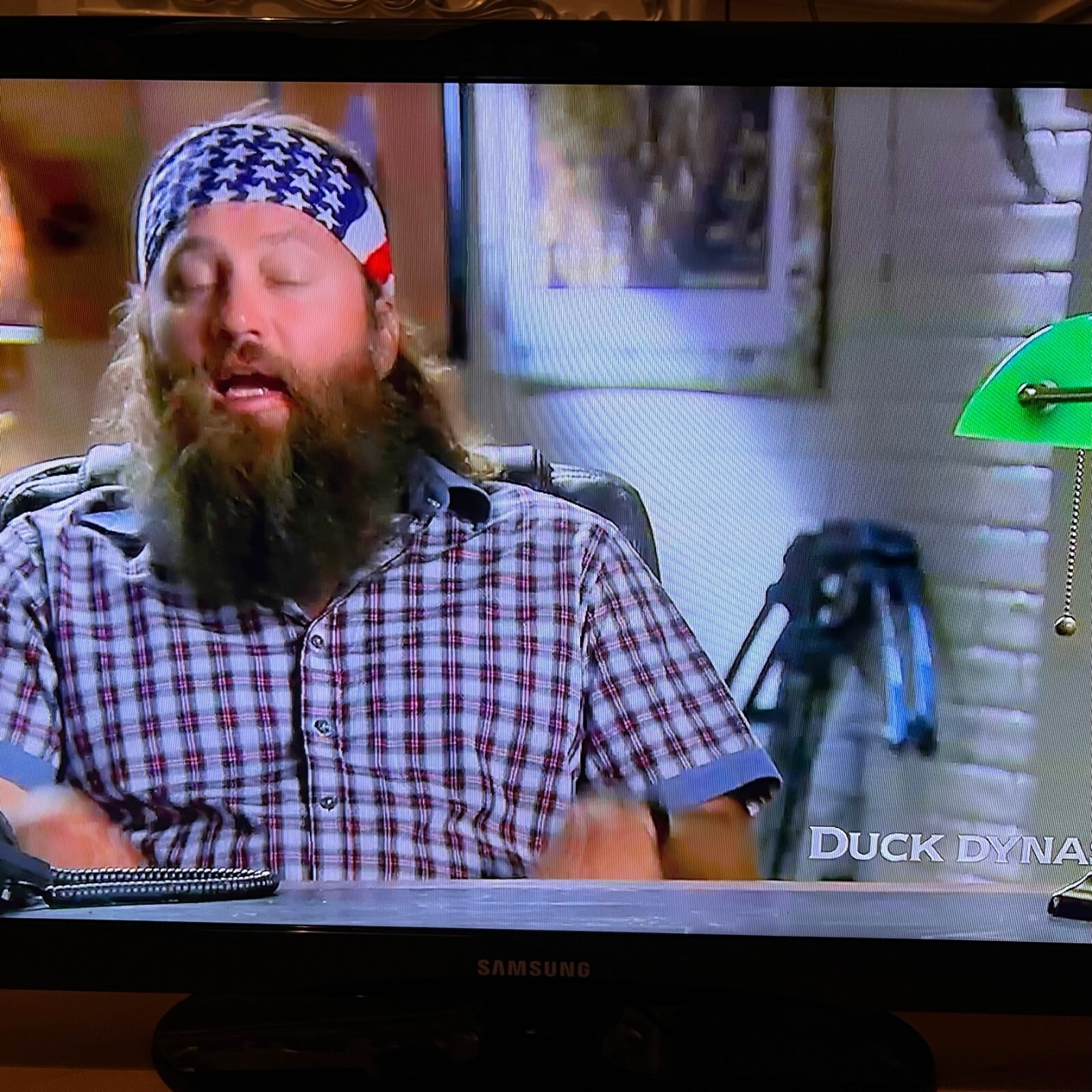 Samsung 26" color TV w Stand Works Great (See condition description) eBay