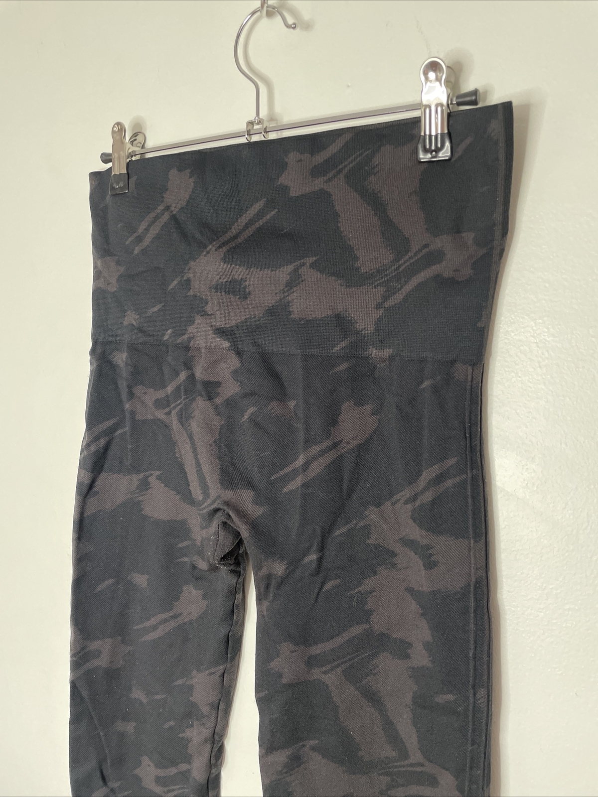 spanx leggings large patterned black - image 4