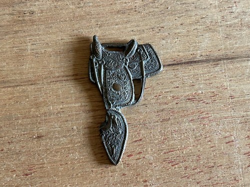 Pendleton Saddle Watch Fob Round Up Rodeo Advertising Antique Vintage Western - Picture 3 of 16