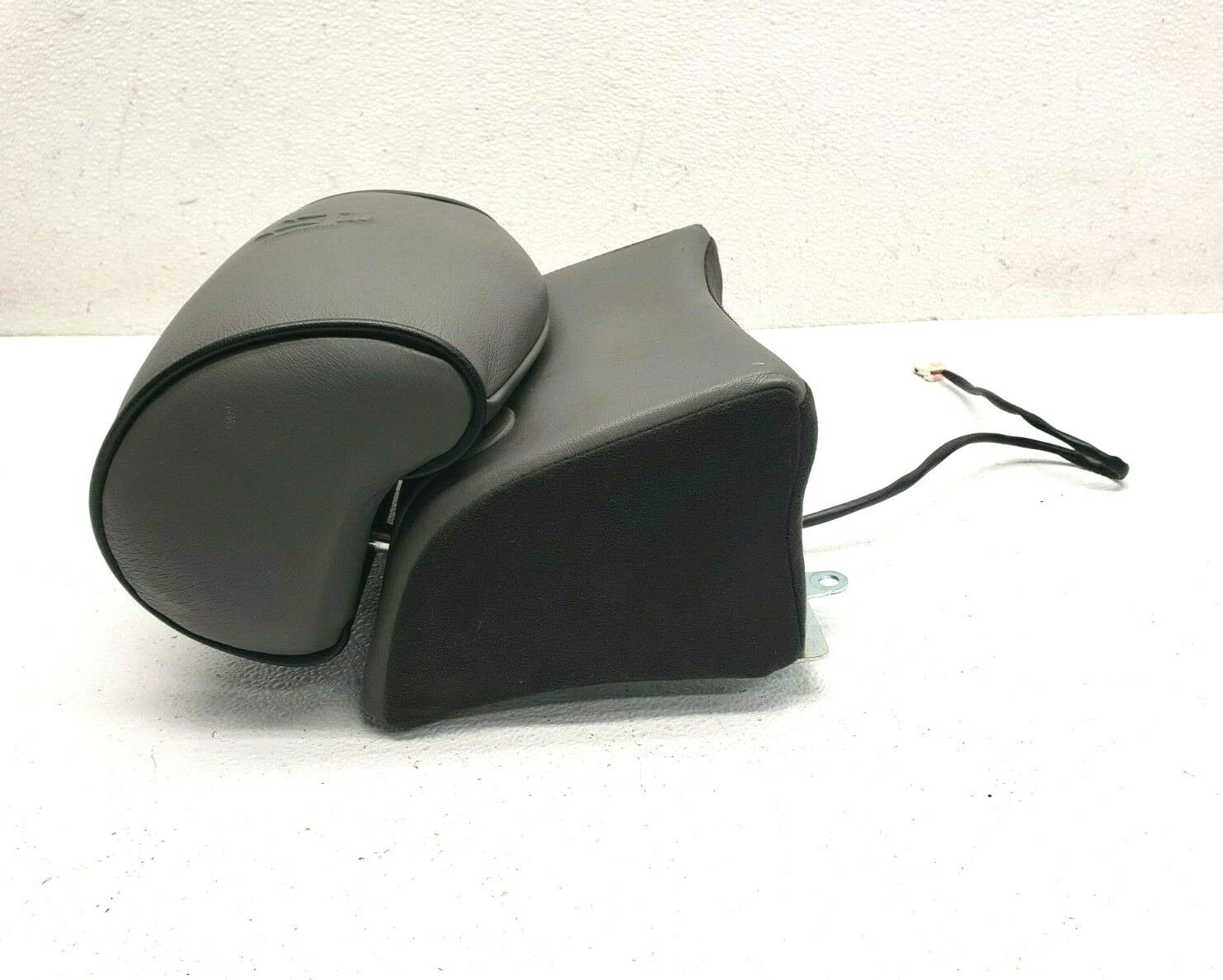 04-08 MASERATI QUATTROPORTE M139 REAR SECOND ROW CENTER SEAT HEADREST LOT529 OEM
