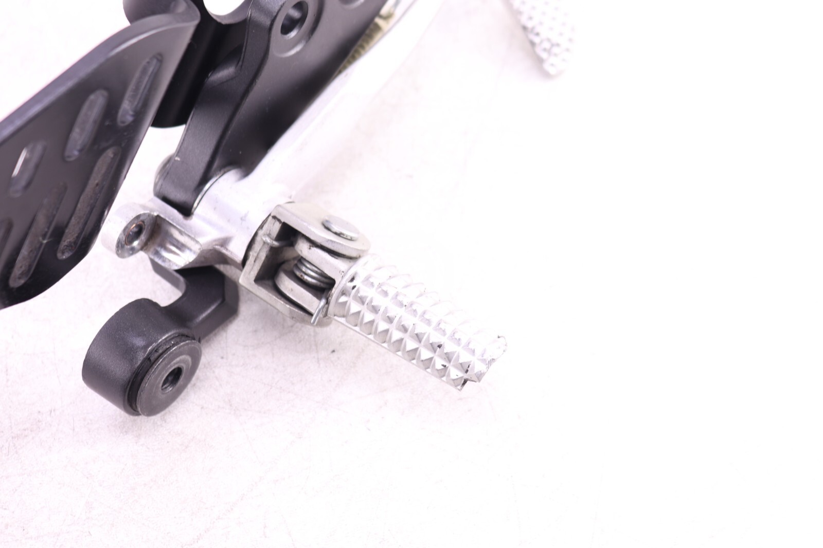 2016 08-16 YAMAHA R6 R6R YZF 600 OEM RIGHT REARSET FOOT PEG BRAKE PEDAL ...