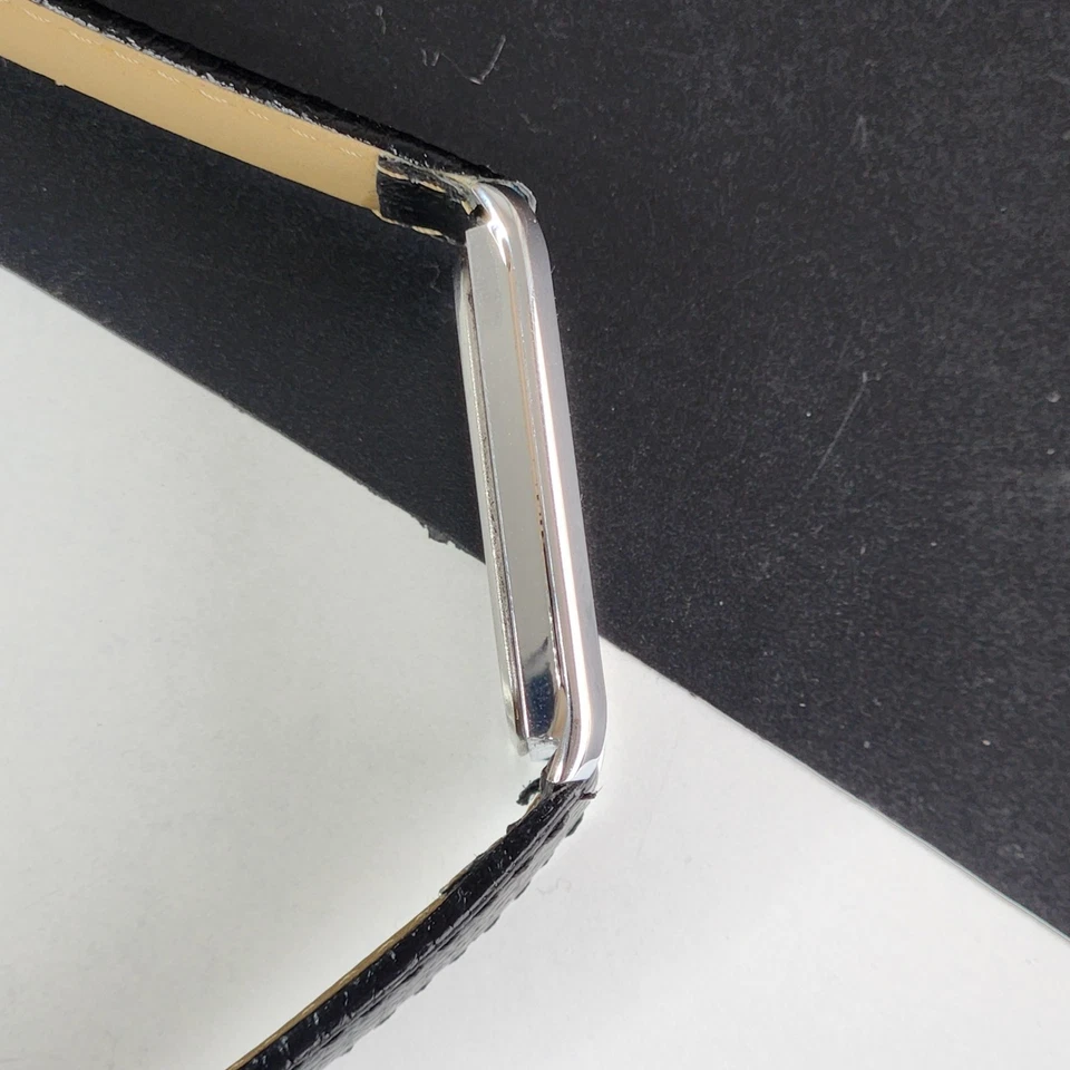 Vintage Seiko Slim Quartz White Face Gentlemen's Wrist Watch - FREE SHIPPING - Image 4 of 4