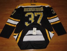 Reebok PATRICE BERGERON No 37 BOSTON BRUINS Size 54 Hockey Jersey w Fight Strap