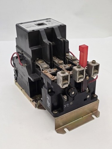 Westinghouse A200M3CAC Starter 90A 3P 3PH 600V 50HP Size 3 120/110V Coil