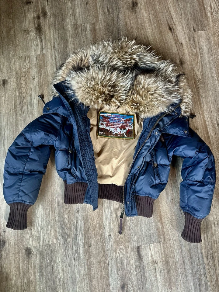 Chaqueta acolchada recortada DSQUARED AW2005 con piel de mapache para mujer talla 44 Foto 2 de 4