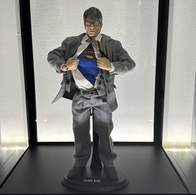 Hot Toys Mms027 1/6 Superman Returns Clark Kent