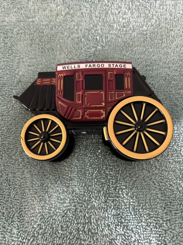 WELLS FARGO STAGE COACH WAGON DIE CAST METAL PIGGY / COIN BANK 