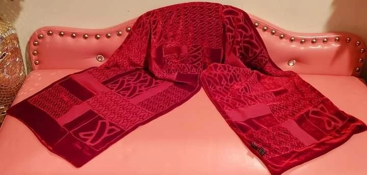 ВИНТАЖНЫЙ КРАСНЫЙ ВЕЛЮРОВЫЙ ШАРФ ОТ PALOMA PICASSO 1980 РЕДКИЙ - Изображение 2 из 4