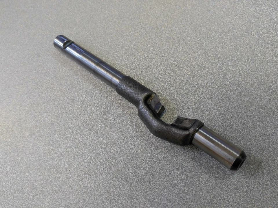 EXCELLENT ORIGINAL PORSCHE 914 TRANSMISSION 2ND TO 3RD SHIFT ROD 1973-76 NLA 1 - Image 4 of 4