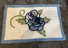 Vintage Chenille Throw Scatter Rug White W/Blue Rose & Border 31x20.5 In