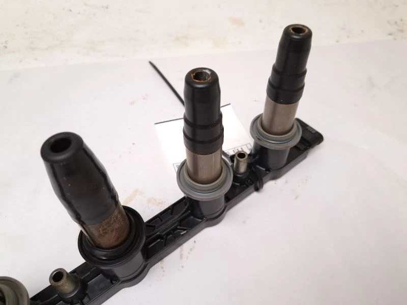 CHEVROLET CRUZE 2014 FUEL RAIL - Image 3 of 4