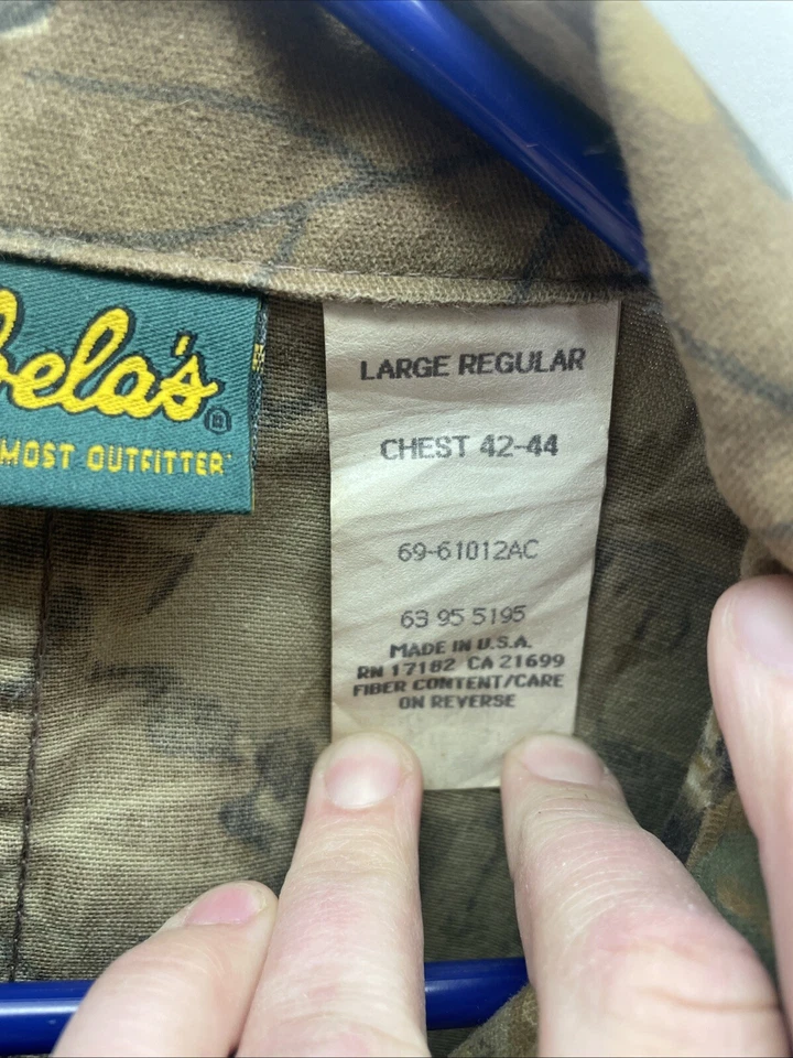 Cabelas Camo Coveralls Button/zipper One Small Hole In Left Knee Area, See Pic - Image 2 of 4