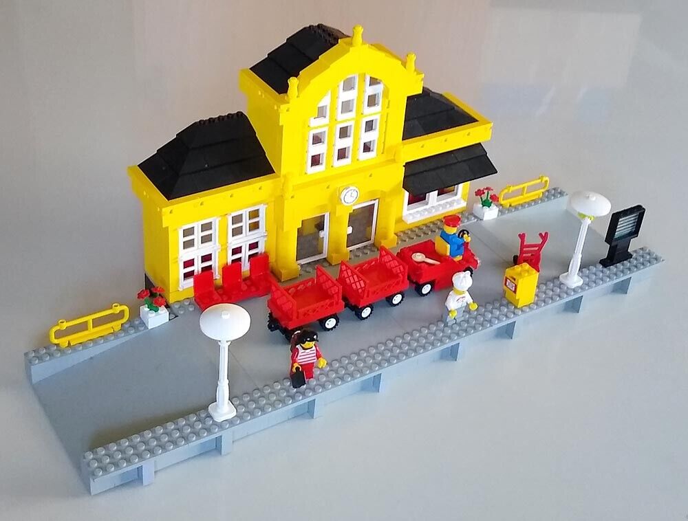 LEGO 9V Train 4554 Metro Station, incomplete, RARE
