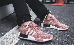 adidas nmd r1 raw pink glitch