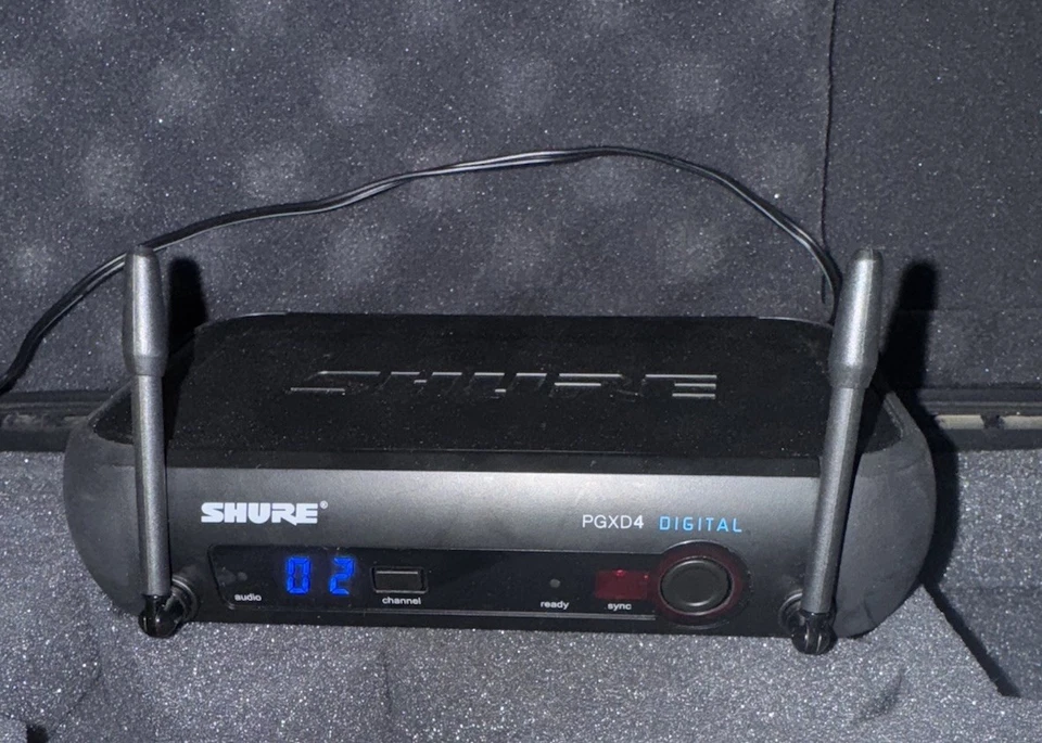 Shure PGX4 Wireless Receiver PGX1 Transmitter Case Lavalier Mic Original Papers - Image 4 of 4