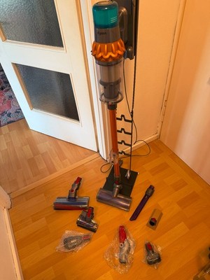 Dyson  V15 SV22 klick Akku Orginal....Filter Neu..