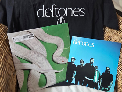 DEFTONES Clear Vinyl ''Private Music'' Explicit Content-1st Edition Tee Shirt BOX