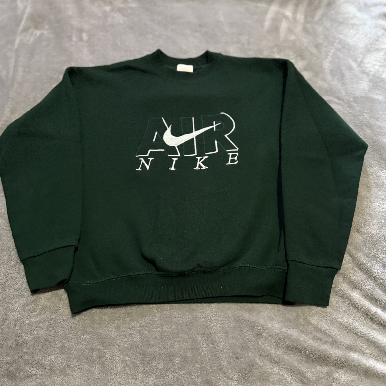 Vintage 80s 90s Nike Air Spell Out Green Crewneck Sweatshirt Size M Made USA