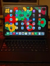 Apple iPad Air 5th Generation A2589 256 GB, Wi-Fi  5G, 10.9 in - Space Gray