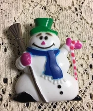 Vintage 1-3/4" Smowman Christmas Holiday Jewelry Brooch Pin #36