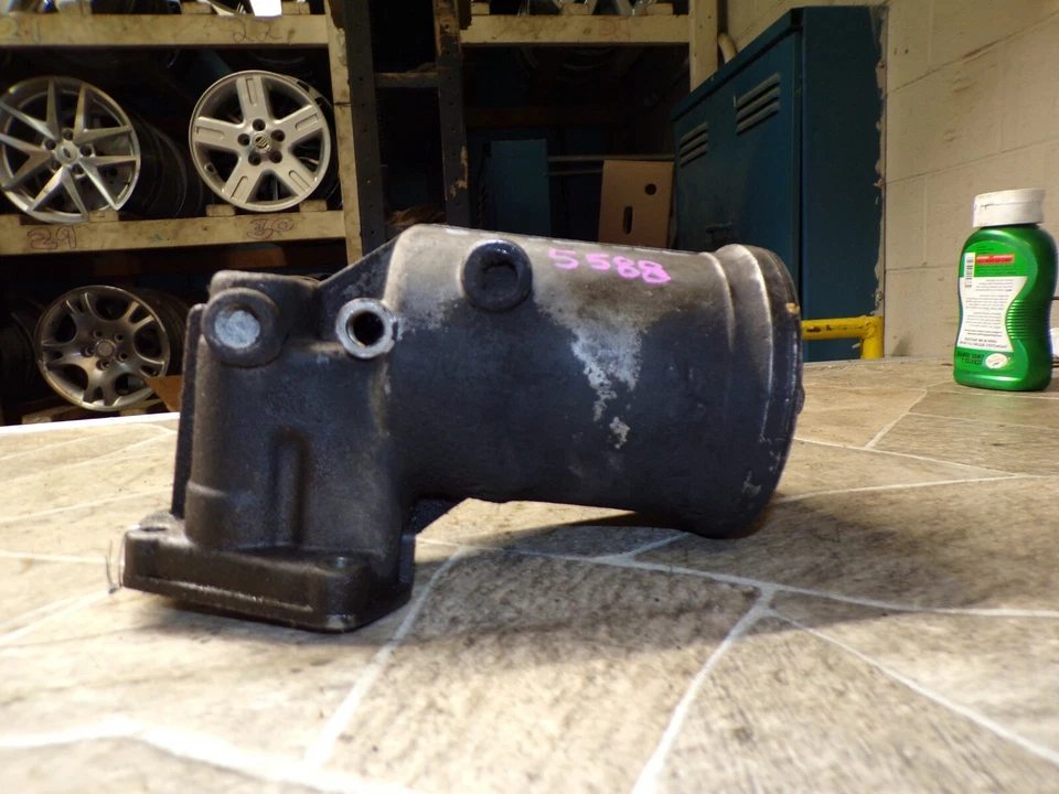 1983 MERCEDES  380 SEL ENGINE OIL FILTER HOUSING UNIT OEM FACTORY ASSEMBLY - Image 2 of 4