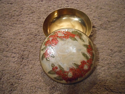 VTG SOLID BRASS LIDDED TRINKET BOX, PAINTED ENAMEL POINTSETTIA HOLLY, INDIA - Picture 11 of 15