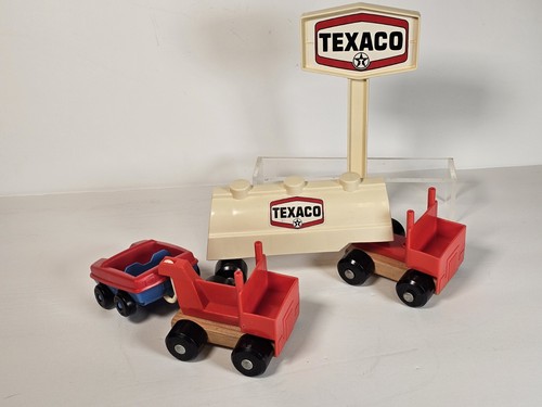 Playskool Familiar Places Play Set #1107 • Texaco Gas Station • 1975 • Parts - Picture 2 of 16