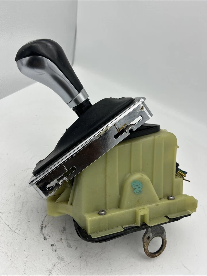 Mercedes W204 2008-2014 Gear Shifter Selector OEM 2042677524 C63 AMG C300 C350 - Image 3 of 4