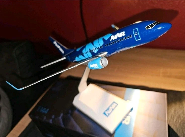 Pacmin Flugzeugmodell 737-700 1/144 AvAir