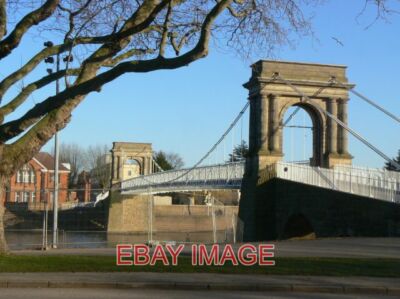 FOTO WILFORD HÄNGEBRÜCKE SPICK AND SPAN WIEDER NACH DER RENOVIERUNG. 2